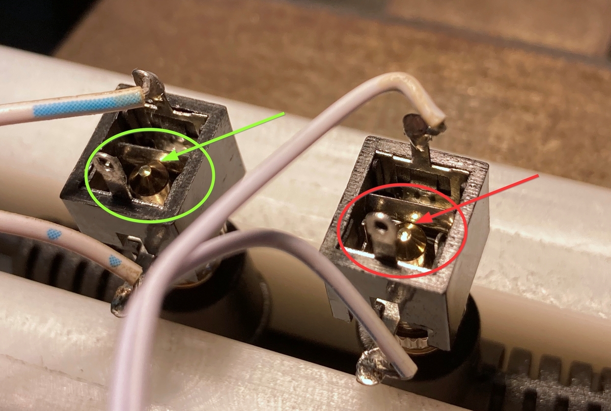 Two 3.5mm audio jack socket with annotations